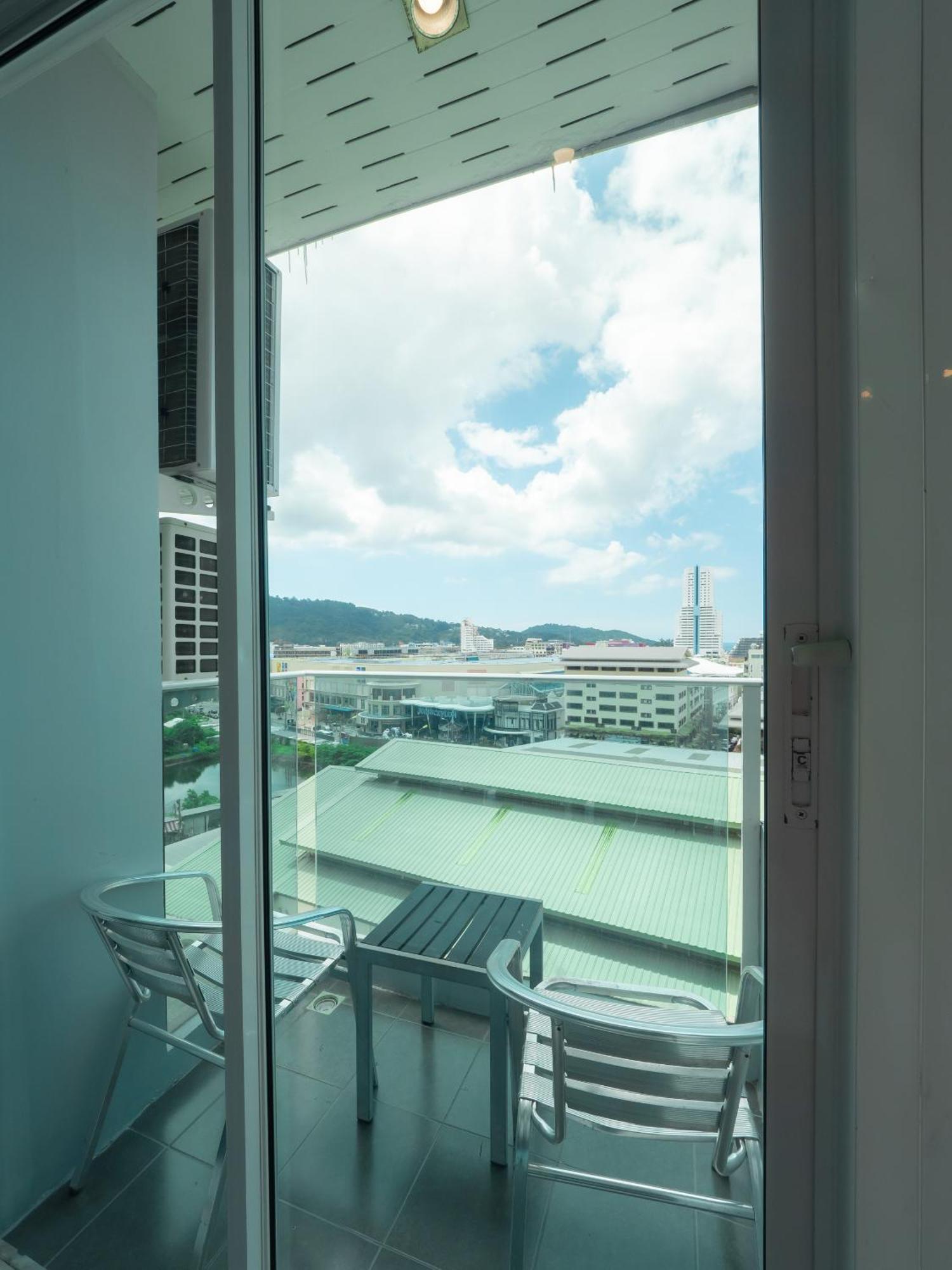 Hotel Neon Patong Exteriér fotografie