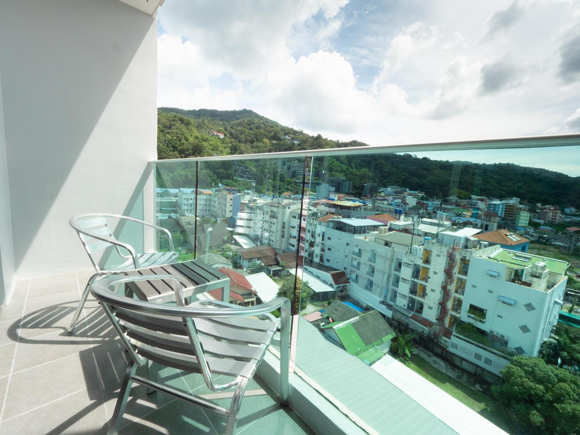 Hotel Neon Patong Exteriér fotografie