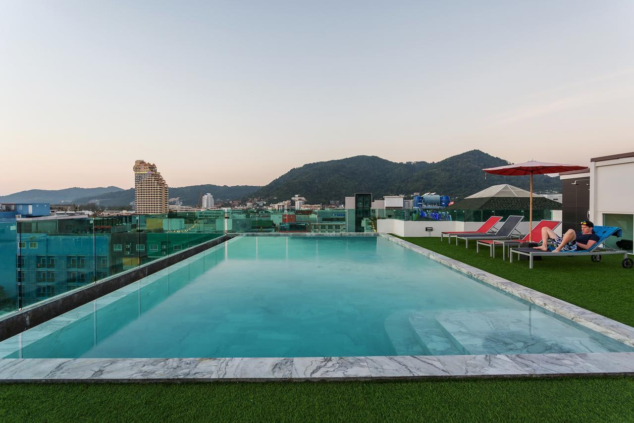 Hotel Neon Patong Exteriér fotografie